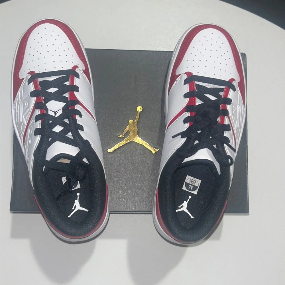 Jordan Nu Retro 1 Low “Varsity Red White Black” Youth Size 7Y - Picture 6 of 12